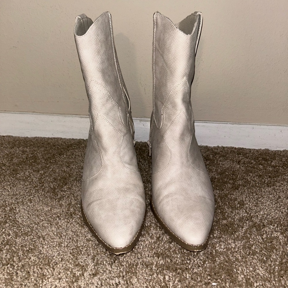 Women's Cream Cowboy Boots